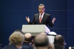 Bộ trưởng Ngoại giao Trung Quốc Vương Nghị phát biểu tại Thủ đô Bắc Kinh. (Ảnh: AFP/TTXVN)