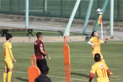 Các cầu thủ nữ Việt Nam tích cực tập luyện để chuẩn bị cho VCK World Cup Nữ 2023. Ảnh: Minh Quyết - TTXVN