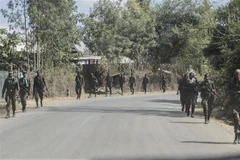 Binh sỹ Ethiopia tuần tra tại khu vực Wichale. (Ảnh: AFP/TTXVN)