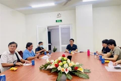 Sở Y tế tỉnh Bình Dương họp tìm cách ứng phó bệnh đậu mùa khỉ xuất hiện trên địa bàn. (Ảnh: TTXVN phát)