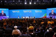 Tổng thống Putin tuyên bố Nga thực sự quan tâm đến việc thúc đẩy quan hệ hợp tác sâu sắc với châu Phi trên nhiều lĩnh vực. (Ảnh: AFP/TTXVN)