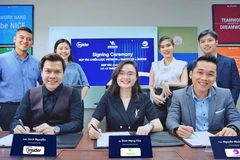 Ông Jack Nguyễn - Giám Đốc Phát Triển Đông Nam Á Insider, bà Định Mộng Kha - CEO VietGuys, ông Nguyễn Minh Liêm - CEO & Founder PangoCDP cùng đội ngũ.