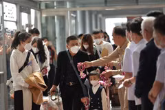 Khách du lịch Trung Quốc tới sân bay Suvarnabhumi (Thái Lan), ngày 9/1/2023. (Ảnh: THX/TTXVN)