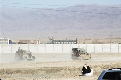 Lực lượng an ninh Pakistan tuần tra tại khu vực Chaman, giáp giới với Afghanistan ngày 24/2/2022. (Ảnh: AFP/TTXVN)