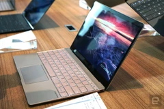 Asus ra siêu phẩm ZenBook 3 mỏng hơn và nhẹ hơn MacBook