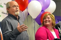 Ông bà John và Lisa Robinson. (Nguồn: Reuters)