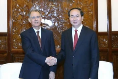 Chủ tịch nước Trần Đại Quang tiếp Ngài En Houcine Fardani, Đại sứ Maroc tại Việt Nam đến chào từ biệt nhân kết thúc nhiệm kỳ công tác. (Ảnh: Nhan Sáng/TTXVN)