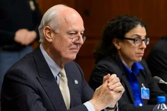 Đặc phái viên Liên hợp quốc về Syria Staffan de Mistura trong cuộc gặp với nhóm đối lập chính ở Syria tại trụ sở Liên hợp quốc ở Geneva, ngày 1/2. (Nguồn: AFP)