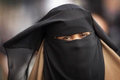 Hạ viện Thụy Điển thông qua luật cấm áo burqa của người Hồi giáo