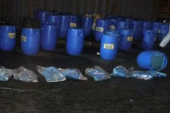 Số ma túy được giấu trong các thùng tương ớt. (Nguồn: noticieros.televisa.com)