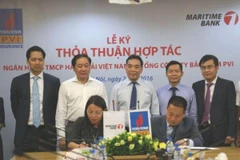 Lãnh đạo hai bên tham gia ký kết. (Nguồn: Maritime Bank)