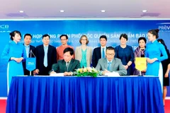 Lãnh đạo hai bên tham gia ký kết. (Nguồn: NCB)