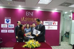 Lãnh đạo hai bên tham gia ký kết. (Nguồn: Maritime Bank)