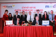 Lãnh đạo hai bên tham gia ký kết. (Nguồn: HDBank)