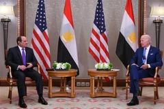 Tổng thống Ai Cập Abdel Fattah al-Sisi (trái) trong cuộc gặp Tổng thống Mỹ Joe Biden tại Jeddah (Saudi Arabia) ngày 16/7/2022. (Ảnh: AFP/TTXVN