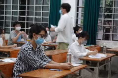 Đà Nẵng hướng dẫn cho học sinh lớp 12 ôn tập các kiến thức trong quá trình học trước kỳ thi tốt nghiệp THPT năm 2022. Ảnh: Thanh Chung. (Nguồn: laodong.vn)
