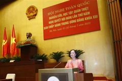 Bà Trương Thị Mai, Uỷ viên Bộ Chính trị, Bí thư Trung ương Đảng, Trưởng Ban Tổ chức Trung ương giới thiệu chuyên đề tại hội nghị. (Ảnh: Phương Hoa/TTXVN)