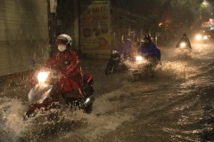 Hà Nội: Đang ngập nhiều khu vực thuộc nội thành do mưa lớn