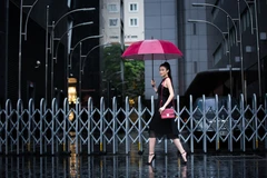 Kha Mỹ Vân nổi bật với phong cách street style khi về Việt Nam. (Ảnh: Hà Nguyễn)