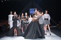 Lý Giám Tiền ra mắt bộ sưu tập mới tại Tuần thời trang New York 