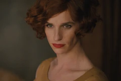 Tài tử Eddie Redmayne quyến rũ trong vai diễn họa sỹ chuyển giới