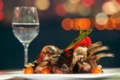 Top 5 khách sạn năm sao có thực đơn hấp dẫn phái đẹp ngày 8/3 