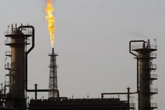 Giá dầu tiếp tục đà trượt dài và phá đáy của nhiều năm 