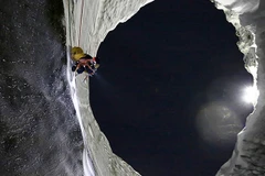 Cận cảnh quá trình giải mã các miệng hố bí ẩn tại Siberia