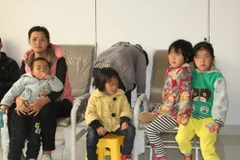 Trung Quốc: 49 học sinh nhập viện nghi bị ngộ độc thực phẩm