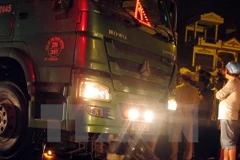 Xe ôtô lùi bất cẩn không quan sát, đè chết một người phụ nữ