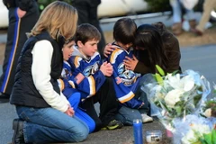 Mỹ: Gia đình nạn nhân vụ thảm sát kiện công ty chế tạo súng 