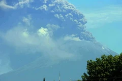 Cột tro bụi bốc cao của ngọn núi lửa San Cristobal. (Nguồn: abc.net.au) 