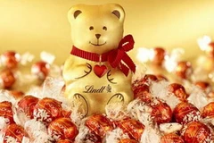 Gấu chocolate Lindt đã thất bại trước gấu Haribo. (Nguồn: zpravy.e15.cz)