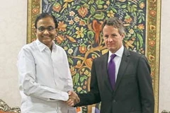 Bộ trưởng Tài chính Ấn Độ P.Chidambaram (trái) và người đồng cấp Geithner Timothy. (Nguồn: indiatoday)