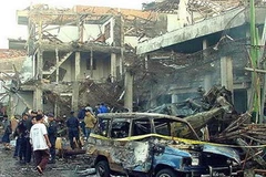 Một vụ đánh bom khủng bố tại Bali hôm 13/10/2002 (Ảnh: AP)