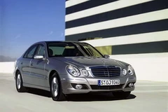 Mẫu xe E-Class của Mercedes đang bị điều tra do lỗi rò rỉ nhiên liệu. (Nguồn: yiparts.com)