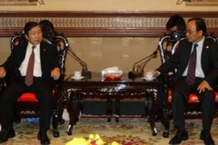 Phó Chủ tịch UBND TP.Hồ Chí Minh Lê Mạnh Hà tiếp đoàn đại biểu thành phố Nemuro (Nhật Bản) do Thị trưởng Hasegawa Shunsuke dẫn đầu. (Ảnh: Thanh Vũ/TTXVN)