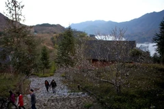 Người dân Hà Nội dịch chuyển xu hướng du Xuân