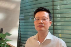 Đại biểu Đỗ Chí Nghĩa, đoàn Phú Yên trả lời phỏng vấn báo chí bên lề Quốc hội. (Ảnh: Vieatnam+)