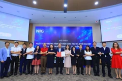 Các thành viên đầu tiên của Mạng lưới Trung tâm Đổi mới sáng tạo và Khởi nghiệp tại các trường đại học, cao đẳng. (Ảnh: Vietnam+)