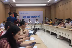 Họp báo chuyên đề về "Kết quả bước đầu và những vấn đề cần giải quyết khi triển khai hóa đơn điện tử trên phạm vi toàn quốc," ngày 1/6. (Ảnh: Vietnam+)