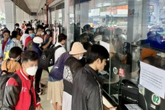 Lượng khách cao nhất vẫn là tại Bến xe miền Tây (quận Bình Tân) do cự ly tuyến gần. (Ảnh: Tiến Lực/TTXVN)