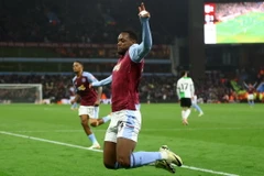 Aston Villa chưa thể chính thức giành vé dự Champions League mùa tới. (Nguồn: Reuters)