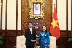 Quyền Chủ tịch nước Võ Thị Ánh Xuân với Đại sứ Nhật Bản Ito Naoki. (Ảnh: Thống Nhất/TTXVN)