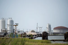 Cơ sở xử lý khí tự nhiên hóa lỏng (LNG) tại bang Louisiana, Mỹ. (Ảnh: AFP/TTXVN)