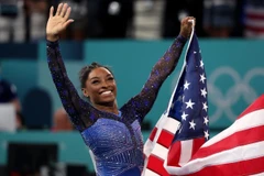 Simone Biles giúp Đoàn Mỹ bứt tốc lên top 2. (Nguồn: Reuters)