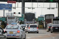 Từ ngày 1/2/2024, mức thu phí sử dụng đường bộ được áp dụng theo quy định tại Nghị định 90/2023/NĐ-CP. (Ảnh: Việt Hùng/Vietnam+)