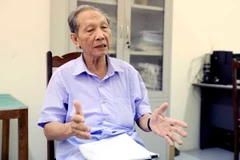 Ông Nguyễn Bá Côn, nguyên Phó Trưởng ban Tuyên giáo Tỉnh ủy Thái Bình đánh giá, nhận xét về Quy định số 144-QĐ/TW. (Ảnh: Thế Duyệt/TTXVN)