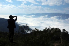 Lạc vào chốn 'bồng lai tiên cảnh' giữa núi rừng với biển mây trải dài vô tận