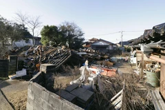 Ngôi nhà bị phá hủy sau trận động đất tại Hakui, tỉnh Ishikawa, Nhật Bản, ngày 2/1/2024. (Ảnh: Kyodo/TTXVN)